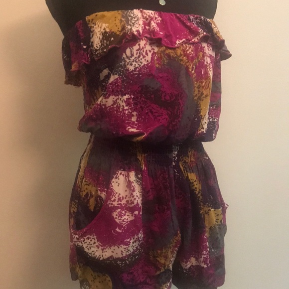 Colorful strapless romper with pockets - small - Picture 2 of 3